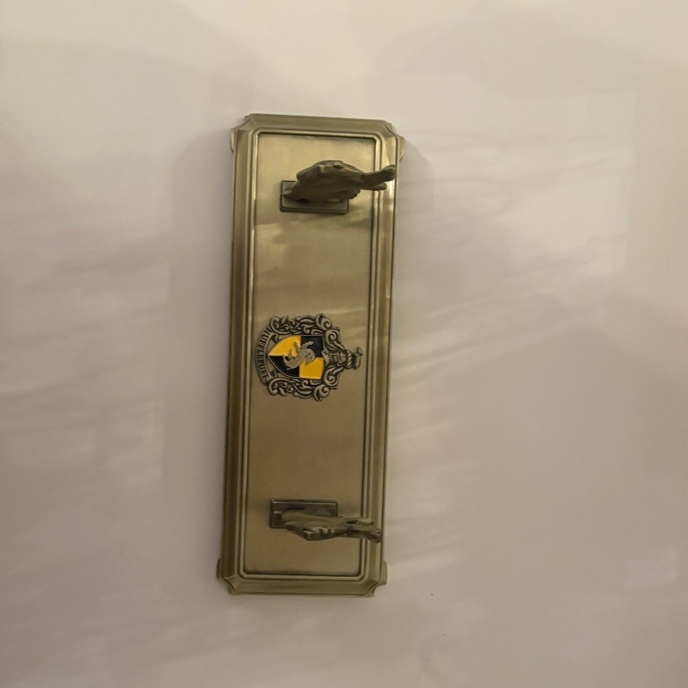 HUFFELPUFF HARRY POTTER WAND HOLDER